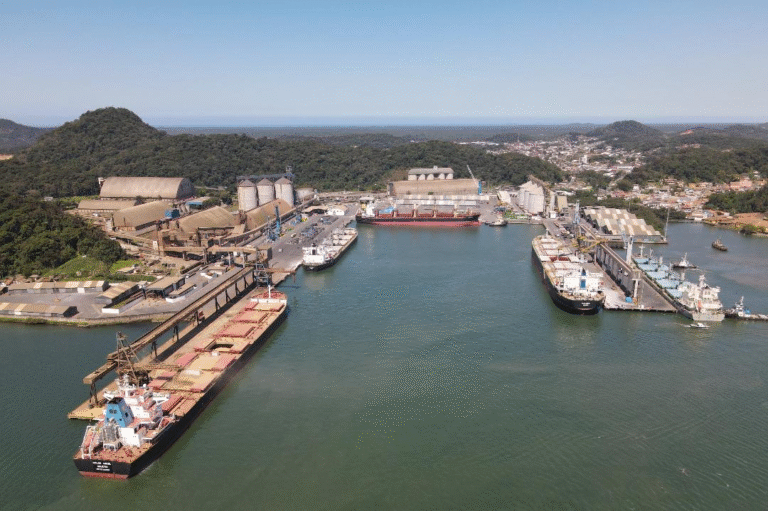 Porto de São Francisco do Sul celebra 70 anos com solenidade e anúncio de novas obras