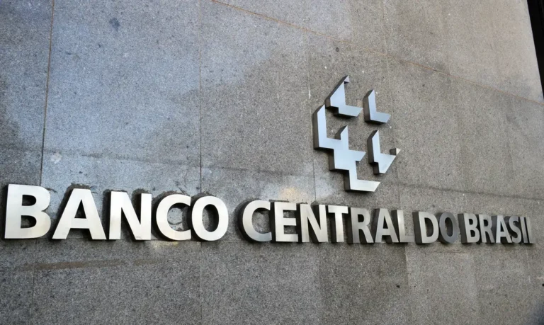 Crescimento econômico, café e energia reforçaram inflação, diz BC