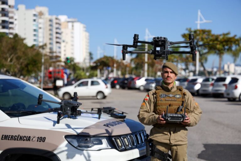 Governo do Estado realiza testes de reconhecimento facial com uso de drones no aniversário de Balneário Camboriú
