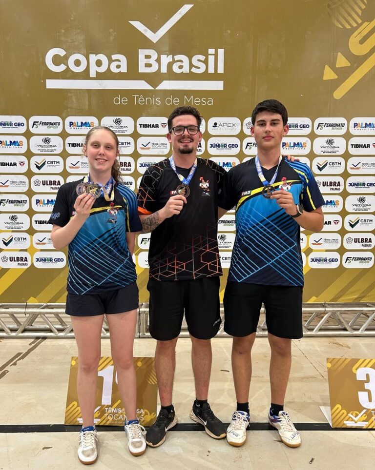 Três atletas da São Bento Associação de Tênis de Mesa