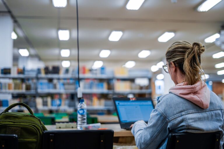 Inscrições para os programas Universidade Gratuita e Fumdesc estão abertas