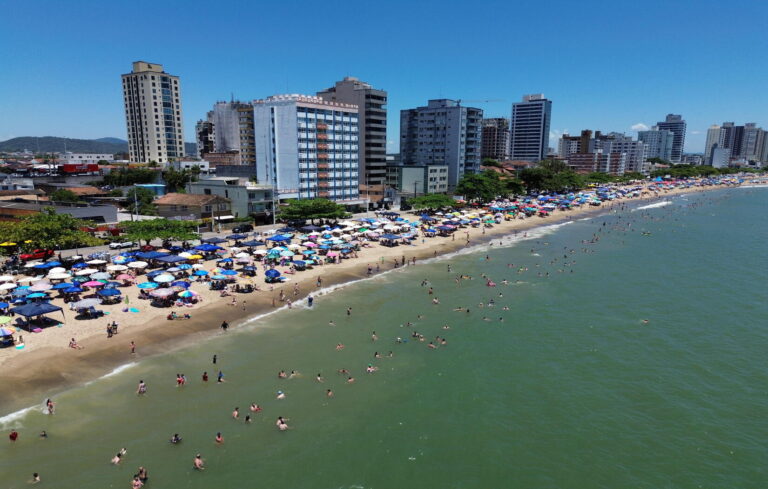 Balneário Piçarras terá engordamento da faixa de areia na Praia Central