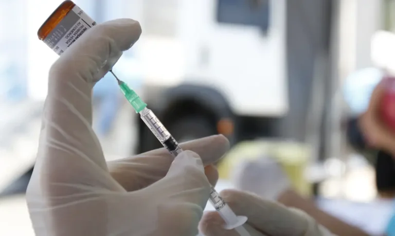 Casos de sarampo tiveram aumento de 34 vezes em 2025, alerta Opas