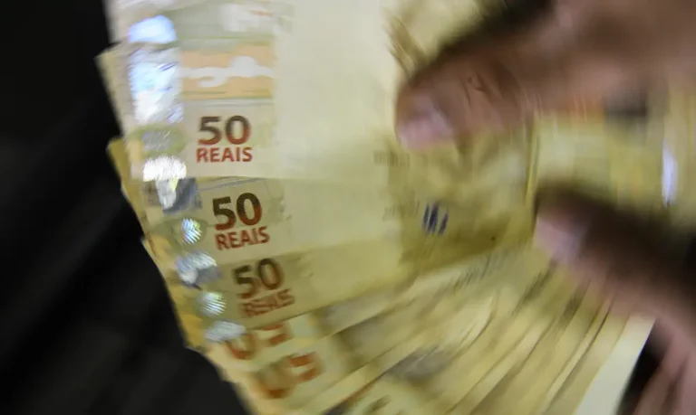 Copom mantém taxa básica de juros em 15% ao ano