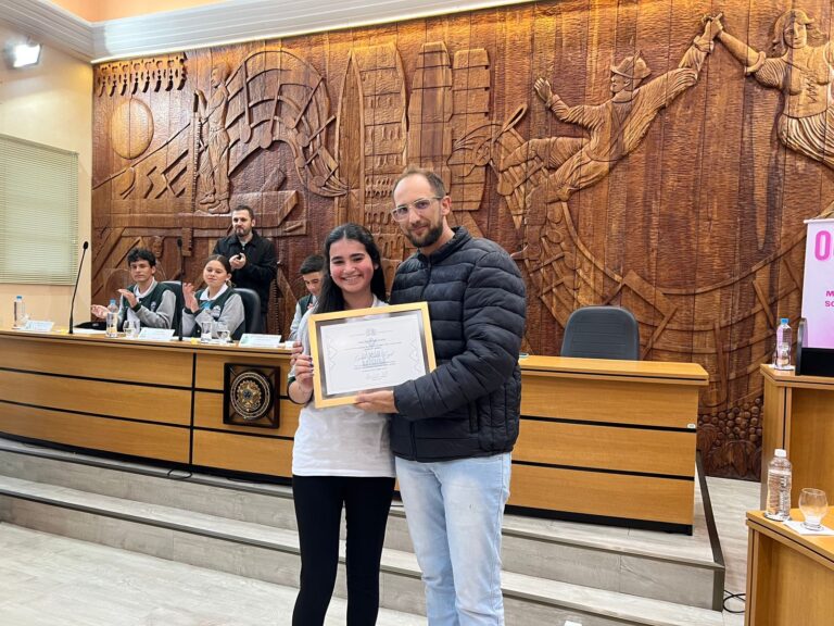 Escola Emilio Engel é homenageada em sessão mirim
