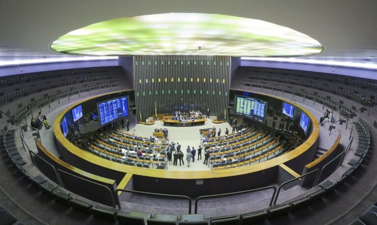 Câmara aprova colaboração entre órgãos para fiscalização de crimes