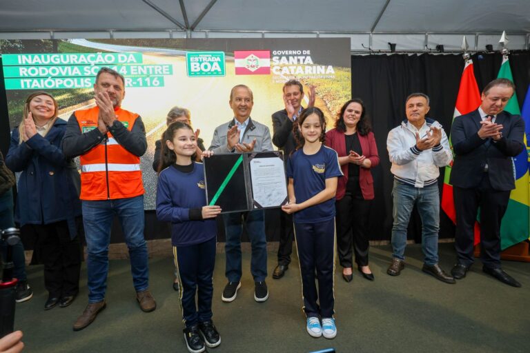 Estrada Boa: durante o aniversário de Itaiópolis, governador entrega revitalização da rodovia SC-114, entre o município e a BR-116
