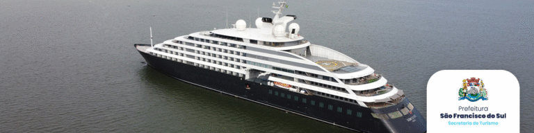 São Francisco do Sul dá início à temporada de cruzeiros 2025/2026 com a chegada do navio Scenic Eclipse