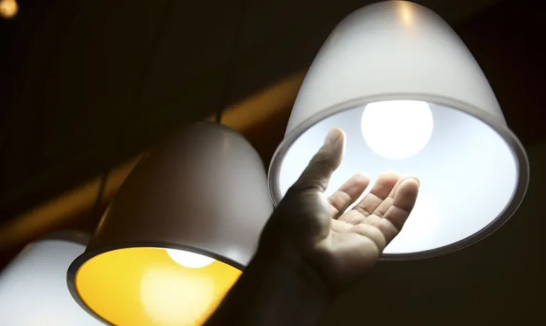 Consumidores residenciais poderão escolher fornecedor de energia até 2028