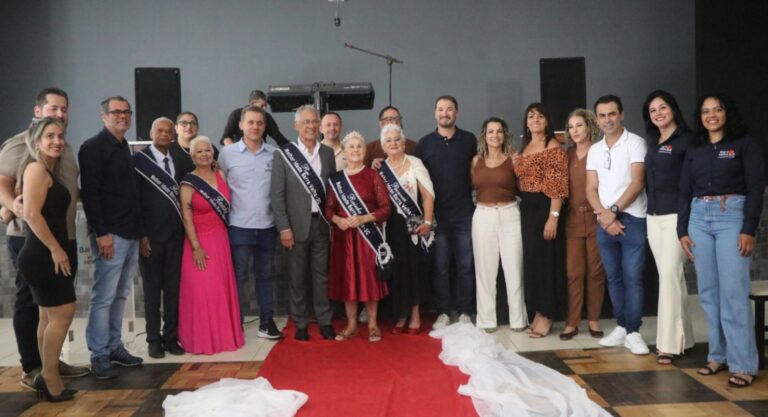 Ema Moser e Valdir Fagundes são eleitos rei e rainha da terceira idade de Barra Velha⁰⁰