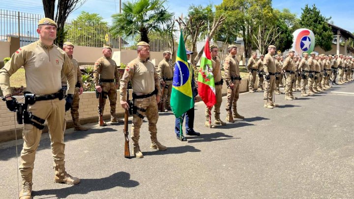 Formatura marca aniversário de 65 anos do 3º BPM em Canoinhas