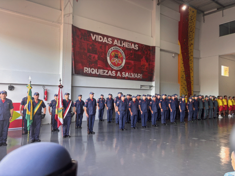 CBMSC celebra 40 anos em Balneário Camboriú e realiza passagem de comando do 13º Batalhão