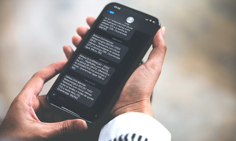 Santa Catarina ocupa 1º lugar no país em adesão ao SMS da Defesa Civil