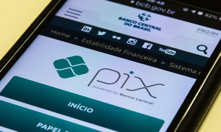 Pix por aproximação completa um ano com baixa adesão