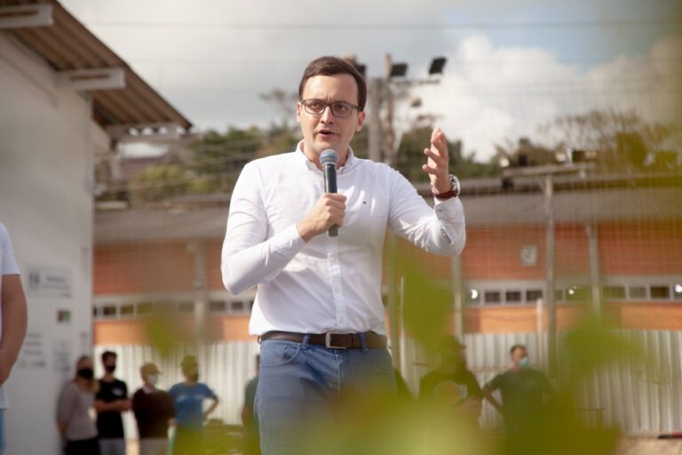 Desprezível e cachaceiro’: ex-prefeito é condenado após atacar morador nas redes sociais em SC