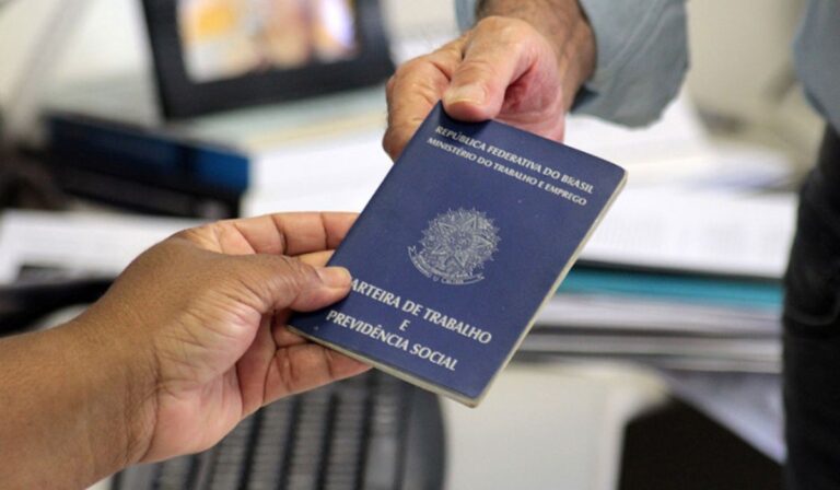 CLT altera regras importantes e trabalhadores podem ficar sem férias a partir de 2026; entenda