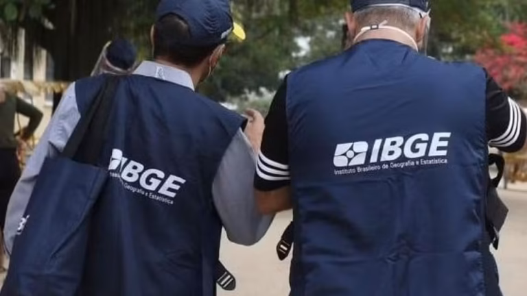 IBGE oferta salários de até R$ 5,2 mil com vagas para mais de 40 cidades de SC