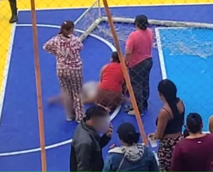 Morre menino atingido na cabeça por trave em quadra esportiva em SC