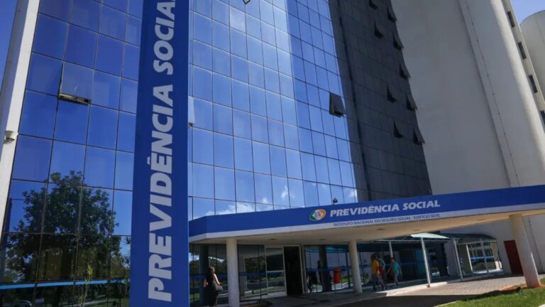 Aposentadoria do INSS muda em 2026 e aumenta exigência para trabalhadores na regra de transição