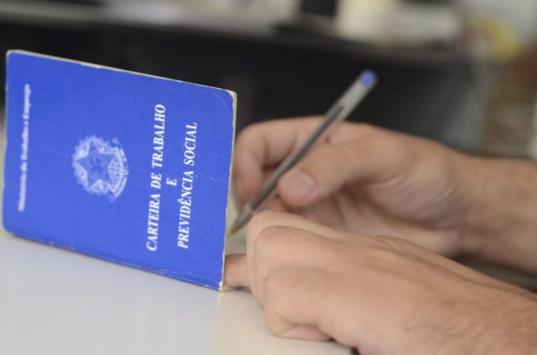 Trabalhadores de área essencial podem se aposentar aos 50 anos; Senado aprovou regras próprias para a categoria
