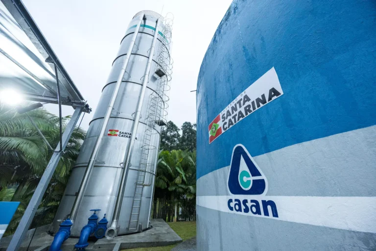 Concurso público da Casan oferece vagas com salário até R$ 12,6 mil e vários benefícios em diversas cidades de SC; veja como se inscrever