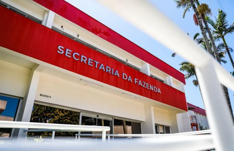 Secretaria da Fazenda abre concurso público com 50 vagas e salários atrativos de R$ 25,3 mil em SC; veja como se inscrever